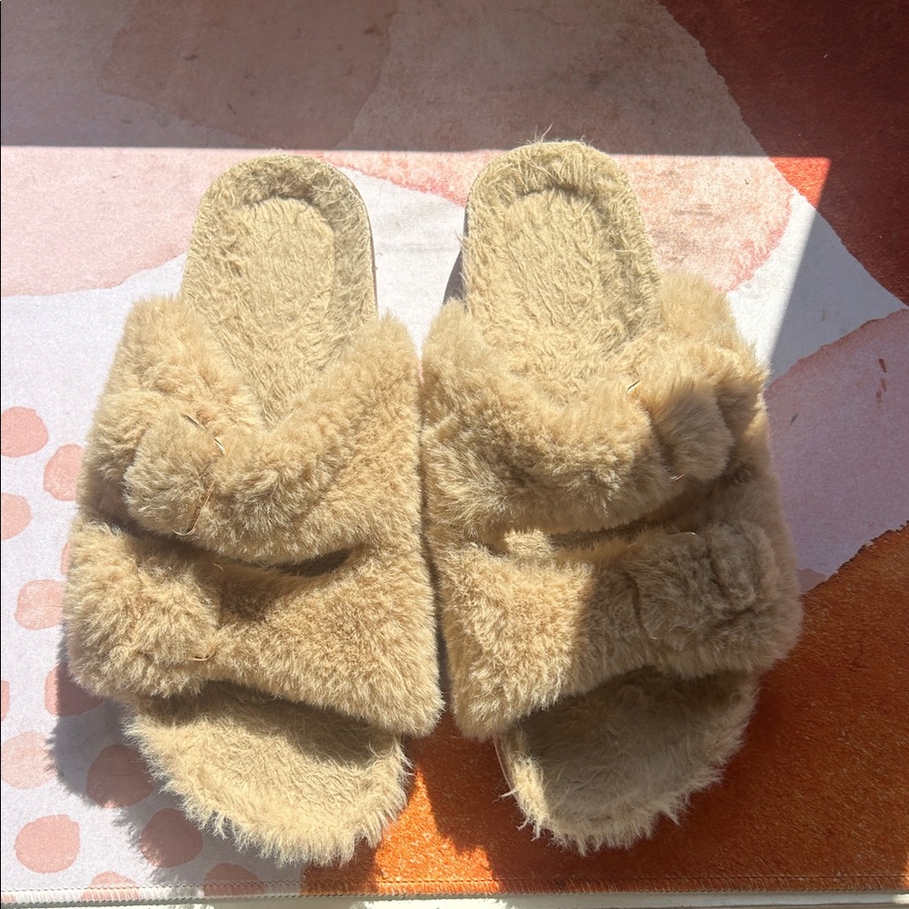 Cozy Tan Faux Fur Women's Slippers